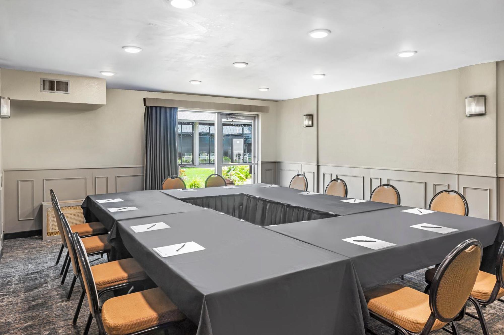 Doubletree By Hilton Roseville Minneapolis Εξωτερικό φωτογραφία